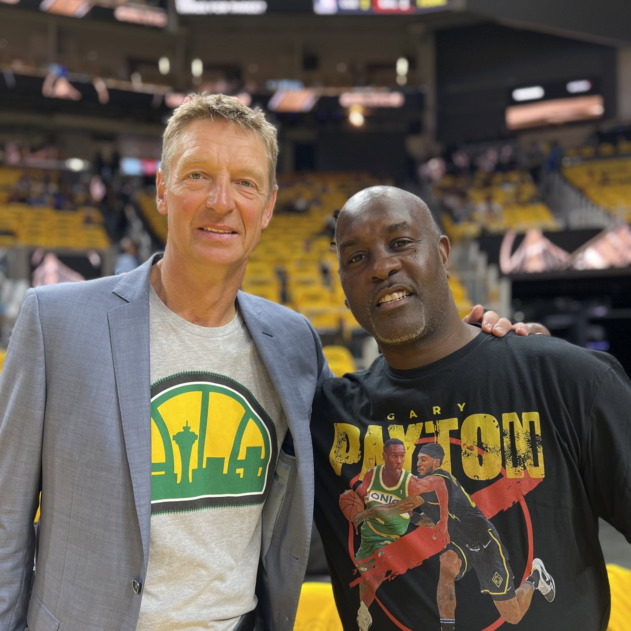 后穿上另一 后穿上另一