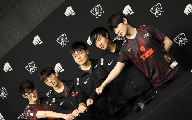 球迷们也将 球迷们也将