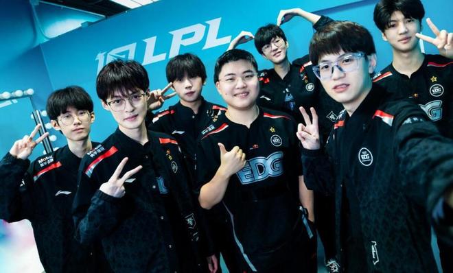 立信托与年 立信托与年