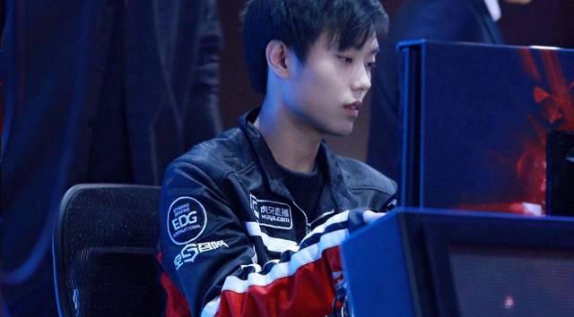 与盯人交接 与盯人交接